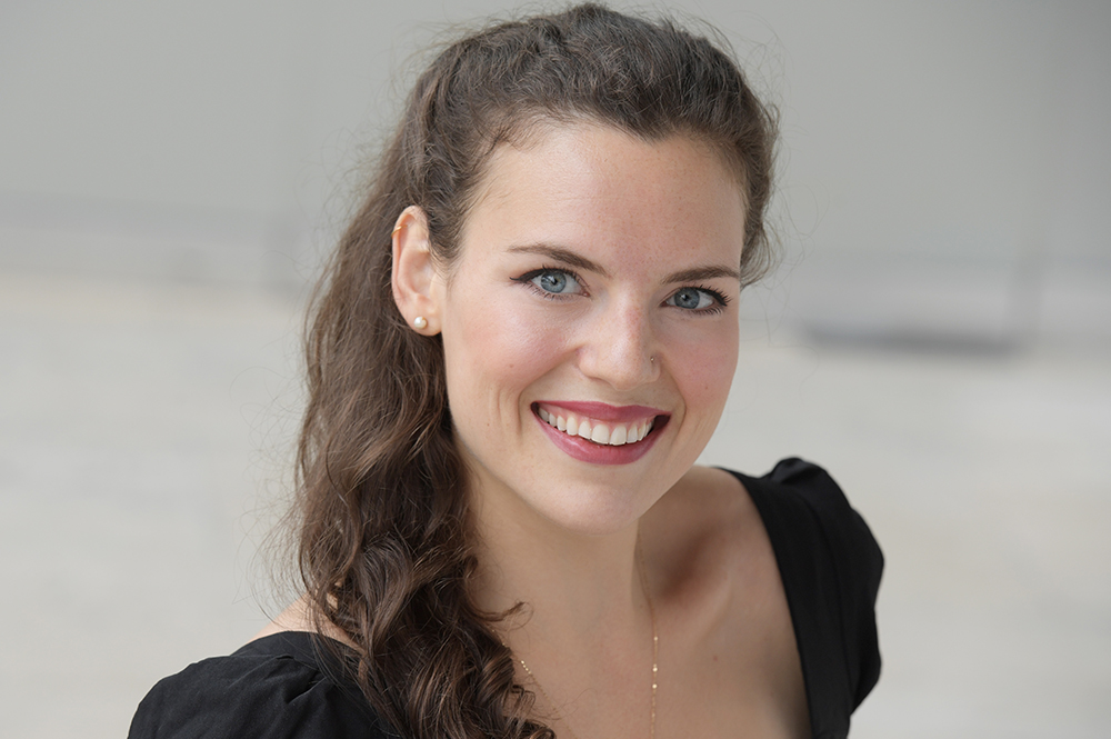 Kirsten MacKinnon, soprano