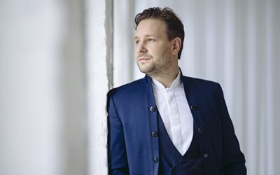 L’ORCHESTRE SYMPHONIQUE DE QUÉBEC ANNONCE LE RENOUVELLEMENT DU MANDAT DE CLEMENS SCHULDT À LA DIRECTION MUSICALE DE L’ORCHESTRE