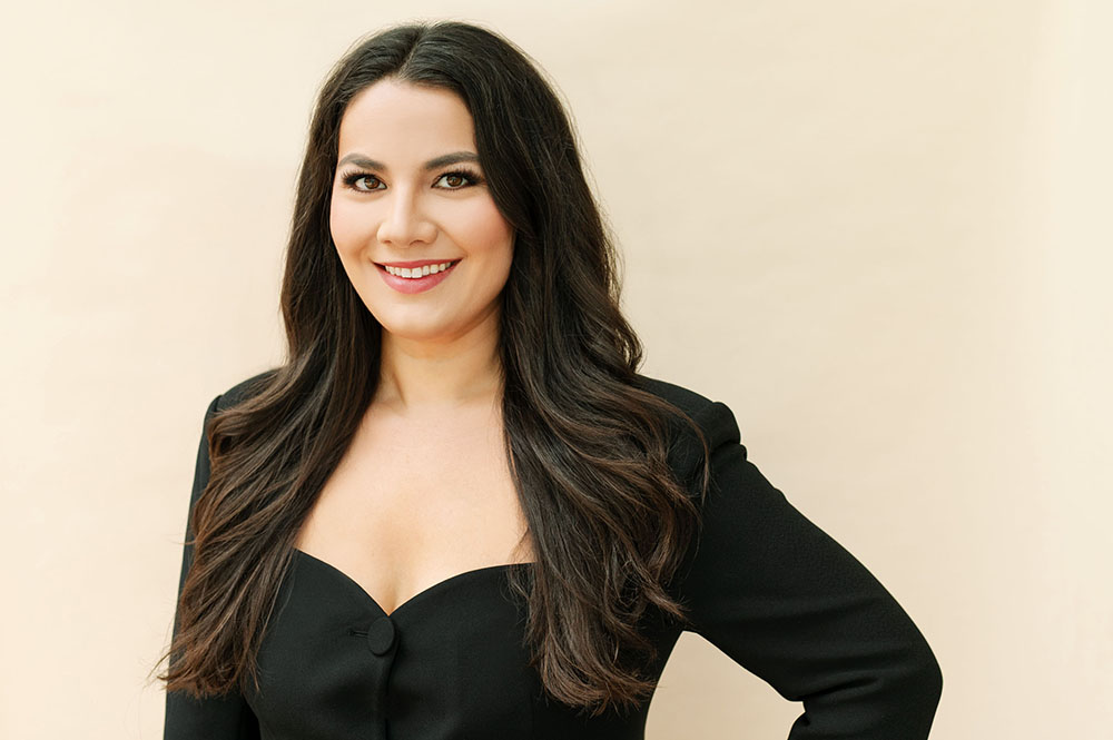 Ariana Maubach, mezzo-soprano